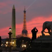 Tourisme en Péril – la France voit ses touristes étrangers changer de destination