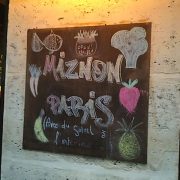 Miznon Paris – Une cuisine avec du soleil à l’intérieur !