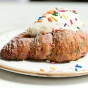 À New-York, le birthday cake croissant va t-il détrôner le cronut ?