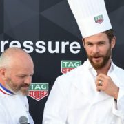 Philippe Etchebest cuisine avec Chris Hemsworth pour Tag Heuer