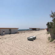 Les Frères Costes ouvrent un restaurant de plage à Palavas … la plage sera signée par le designer Imaad Rahmouni