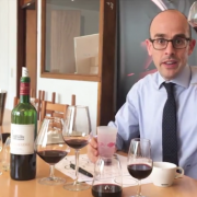 Verres – Pas besoin de se ruiner pour déguster un grand vin … et le gobelet en plastique ?