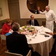 Alain Ducasse  » François Hollande était un délicieux et gourmand citoyen  » … le chef parle de ses relations avec les Présidents