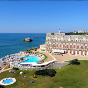 Hôtel du Palais à Biarritz – sous enseigne Four Seasons – ce n’est toujours pas fait !