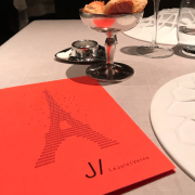 Qui décrochera le nouveau contrat d’exploitation du restaurant Le Jules Verne à la Tour Eiffel?