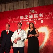 Guide Michelin Hong Kong Macau 2018 – Pas de nouveau 3 et 2 étoiles, mais une pluie de 1 étoile – Les chefs Ducasse et Robuchon sur place
