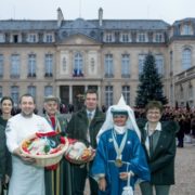 Le chef Guillaume Gomez a reçu la dinde de Licques, elle sera cuisinée pour le dîner de réveillon de Noël