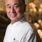 Cuisiner avec le maître Nobu Matsuhisa, et déguster un menu Omakase réalisé par le chef, C’est la semaine prochaine au Royal Monceau Paris