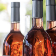 Quand le vin rosé espagnol se fait passer pour du vin français, fraude à grande échelle