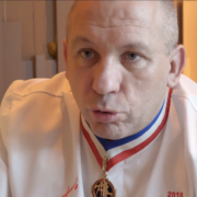 Vidéo – après avoir décroché son titre de MOF Cuisine le chef Franck Putelat s’exprime à coeur ouvert