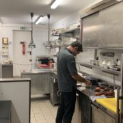 Laurent Pichaureaux – Chronique d’un service sans faute et sans personnel au restaurant Esens’all !