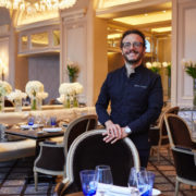 Simone Zanoni – interview pour F&S au George V : « les palaces n’ont plus envie d’avoir des chefs qui ne sont pas rentables. À mon sens, la rentabilité du restaurant fait aussi partie du poste de chef. »