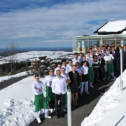 Le restaurant Sébastien Bras réouvre pour sa saison 2019 sous la neige et avec deux étoiles