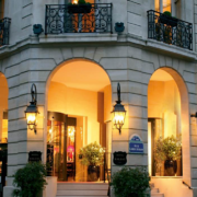 Deux hôtels 5 étoiles situés proche des Champs Élysées en difficultés financières à Paris
