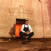 Scènes de Chefs – Régis Marcon cuisine à la Pyramide, Bernard Bach à Casablanca, Dominique Crenn retrouve la forme, Martin Becquart à Blue, Akrame Benallal en Arabie Saoudite…