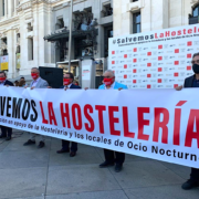 Espagne – Les patrons de bars et de restaurants manifestent leur mécontentement devant la Mairie de Madrid