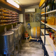 Découvrez la cave de fermentation du restaurant Mirazur du chef Mauro Colagreco