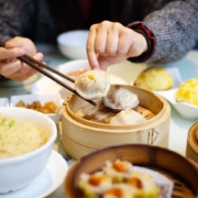 Hong Kong – face à une quatrième vague, les restaurants seront fermés le soir