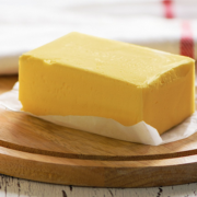 Beurre – Inquiétude au Canada, il s’étale mal sur les tartines et fond qu’à très haute température – en cause l’huile de palme !