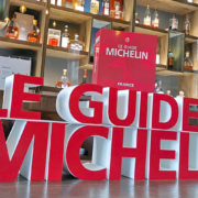 La sortie du Guide Michelin France 2022 est reportée au 22 mars – Le lieu n’est pas encore précisé.
