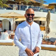 Dubaï – Le chef Gilles Bosquet anime les restaurants les plus hype du moment, sur la plage du Park Hyatt à Twiggy, il a su relever haut la main le challenge de la restauration de bord de mer