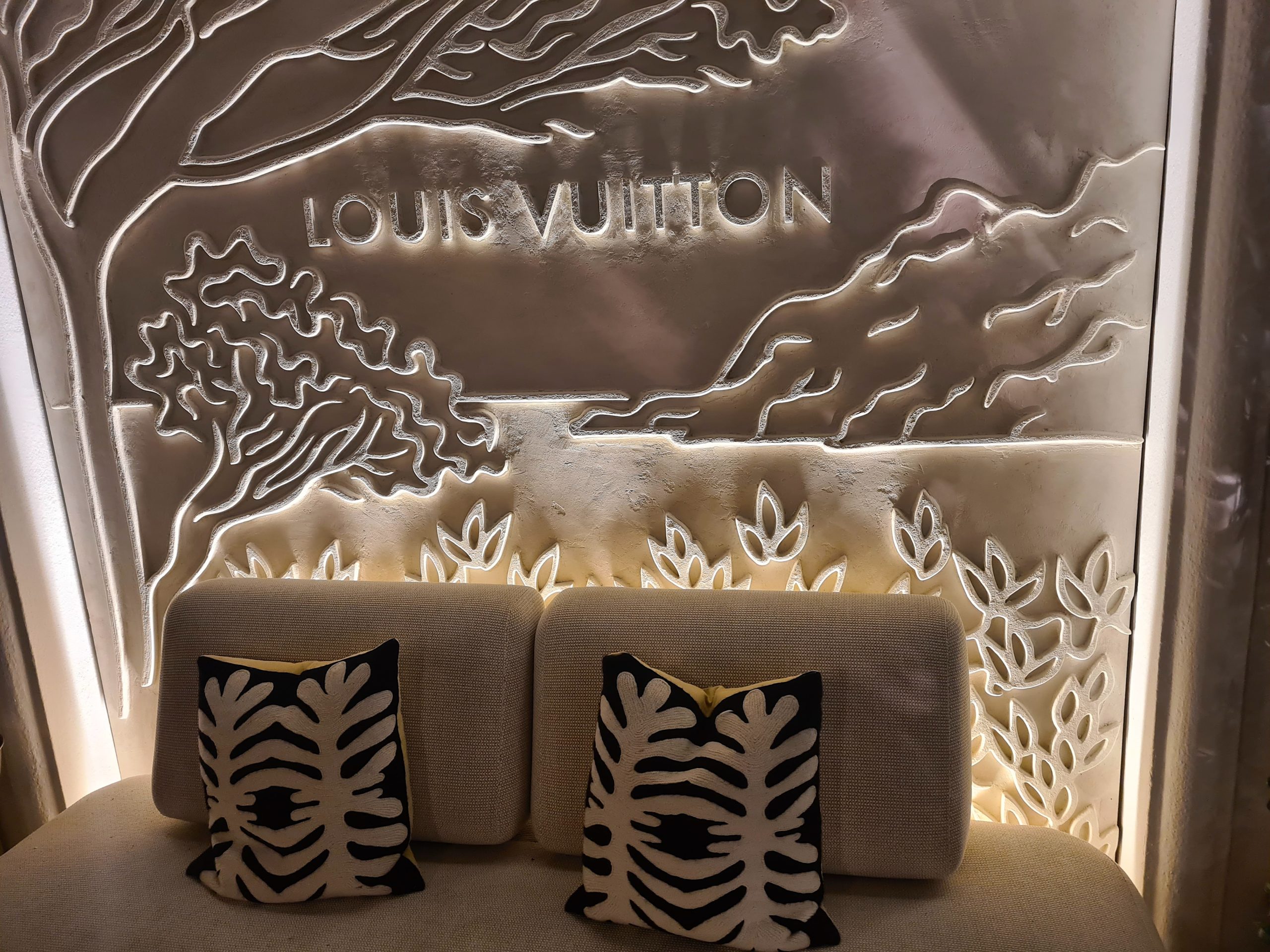 Louis Vuitton ouvre son premier restaurant en France avec Mory Sacko