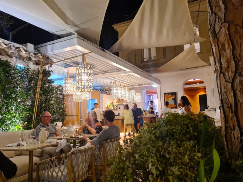 INTERVIEW. Le chef Mory Sacko ouvre à Saint-Tropez le premier restaurant Louis  Vuitton