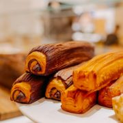 Ces croissants et pains au chocolat faciles à tartiner et à tremper imaginés par le chef pâtissier François Perret