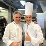 Par son talent, le jeune chef Danny Khezzar impressionne le public de Top Chef