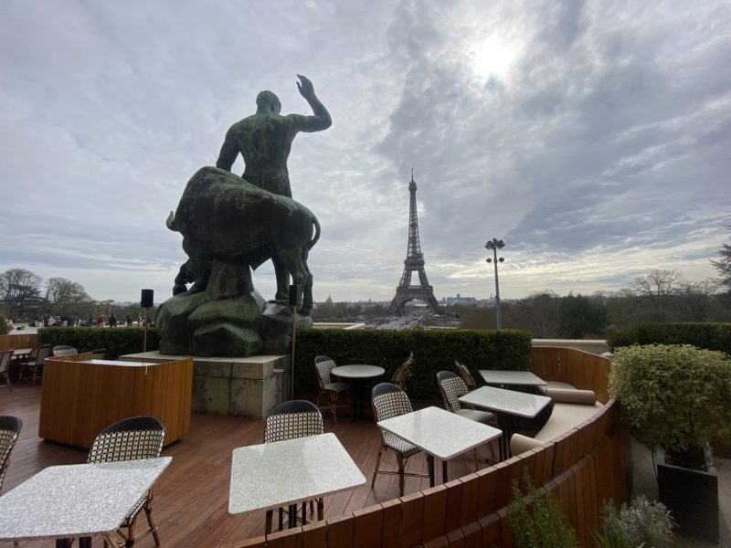 Terrasse avec vue sur la Tour Eiffel 