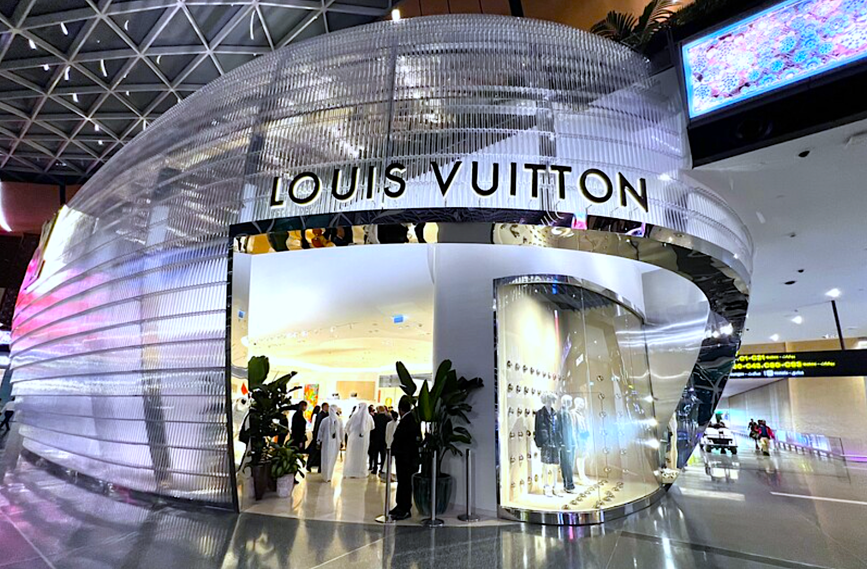 Louis Vuitton Lounge by award-winning chef Yannick Alléno now open