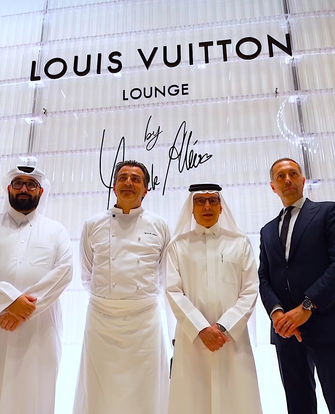 Qatar Airways a ouvert le premier Lounge Louis Vuitton au monde à  l'aéroport de Doha sous la signature culinaire du chef Yannick Alléno -  Food & Sens