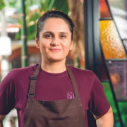 Garima Arora chef étoilée au restaurant Gia à Bangkok : « Lorsque je recherche une nouvelle saveur ou un nouvel ingrédient, je retourne en Inde et pas ailleurs dans le monde. »