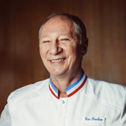 Le chef Éric Frechon annonce mettre fin avec sa collaboration avec l’Hôtel le Bristol Paris après 25 ans à la tête des cuisines