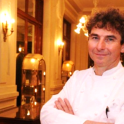 Deux prestigieux nouveaux parrains rejoignent l’École Ducasse : le chef cuisinier Franck Cerutti et le chef pâtissier Julien Dugourd