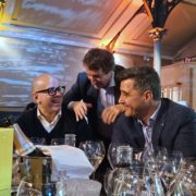 Arthur Dubois, Frédéric Doucet, Michael Bartocetti et Philippe Gasmand en cuisine pour les invités du Gault&Millau France 2025