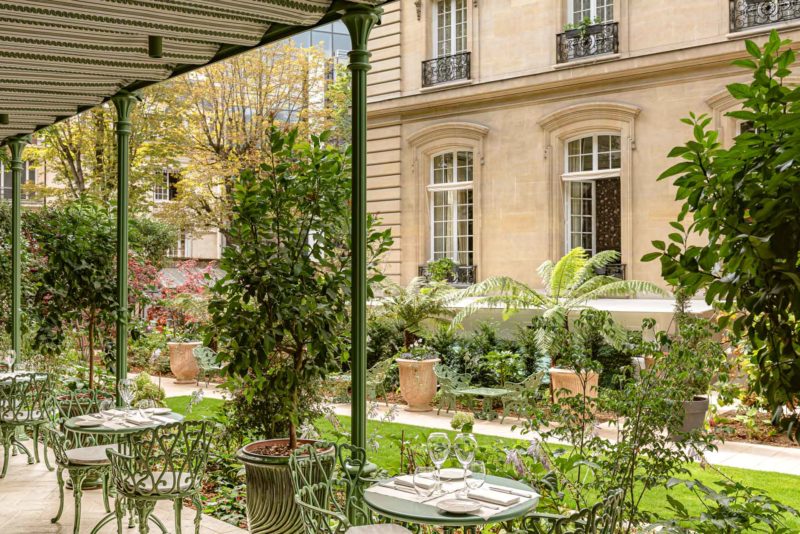 L’attribut alt de cette image est vide, son nom de fichier est Saint-James-Paris-Pergola-4-800x534.jpg.