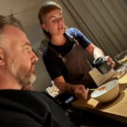 Au restaurant CODA, le chef René Frank vient casser le mur entre cuisine et pâtisserie au travers d’une expérience non-conformiste