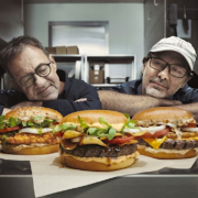 Paul Pairet et Michel Sarran réunis chez Burger King : résultat  un burger à quatre mains « fait avec amour »
