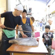 Tsukiji, le mythique marché aux poissons de Tokyo fermera ses portes au mois de novembre prochain