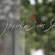 Le Jardin des Sens aux Enchères – Avant une réouverture en 2019 – Le Relais & Châteaux disperse son mobilier, oeuvres d’art et matériel aux enchères le samedi 2 avril et le jeudi 7 avril