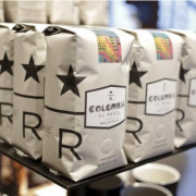 Starbucks : Difficile positionnement dans le café  » Premium  » – La bataille du café aura bien lieu