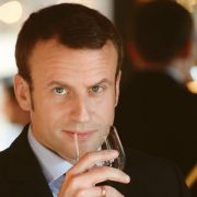 Emmanuel Macron pour Terre de Vins :  » Le vin est un formidable atout pour le rayonnement de la France « 