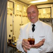 Colin Peter Field le barman du Ritz Paris va proposer ses cocktails aux clients de la Première d’Air France !
