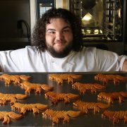 You Know Nothing John Dough ! – Hot Pie de la série Games of Thrones fait le buzz avec ses pains en forme de loup-garou