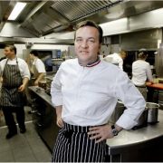 Emmanuel Renaut cuisinera à Genève au Mandarin Oriental, mais  » il n’aime pas la cuisine de grands hôtels « 