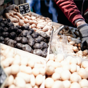 La 4 ème bonne adresse du chef Alain Ducasse – Le Bar à Patates au marché de l’Alma à Paris