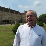 Voeux : Jean-Pierre Raffarin souhaite pour Joël Robuchon, des étoiles à Montmorillon.