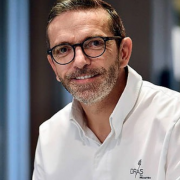 Les projets de Sébastien Bras après son souhait de se retirer du guide Michelin, la création d’un gite et un deuxième restaurant au Japon