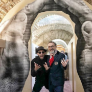 @Massimo Bottura et @JR engagé dans le Reffetorio à la Crypte de la Madeleine, restaurant solidaire mais aussi projet culturel